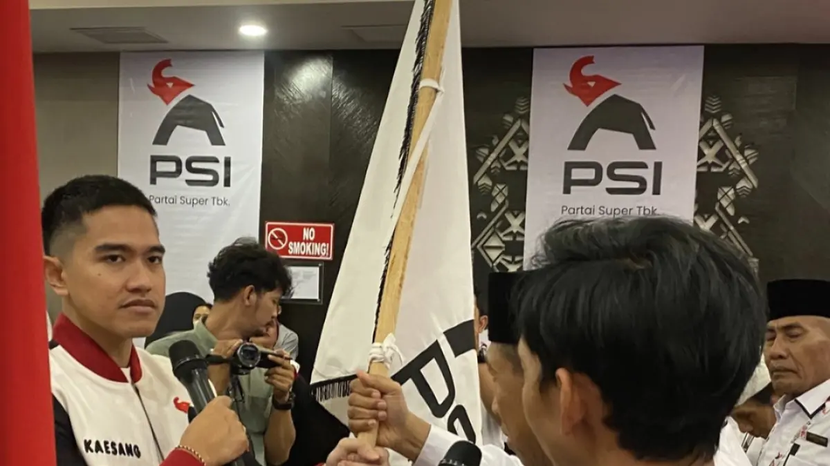 Ketua Umum PSI Kaesang Pangarep melantik pengurus DPW PSI NTB dan DPD PSI Kabupaten/Kota se-NTB, Sabtu (2/5).