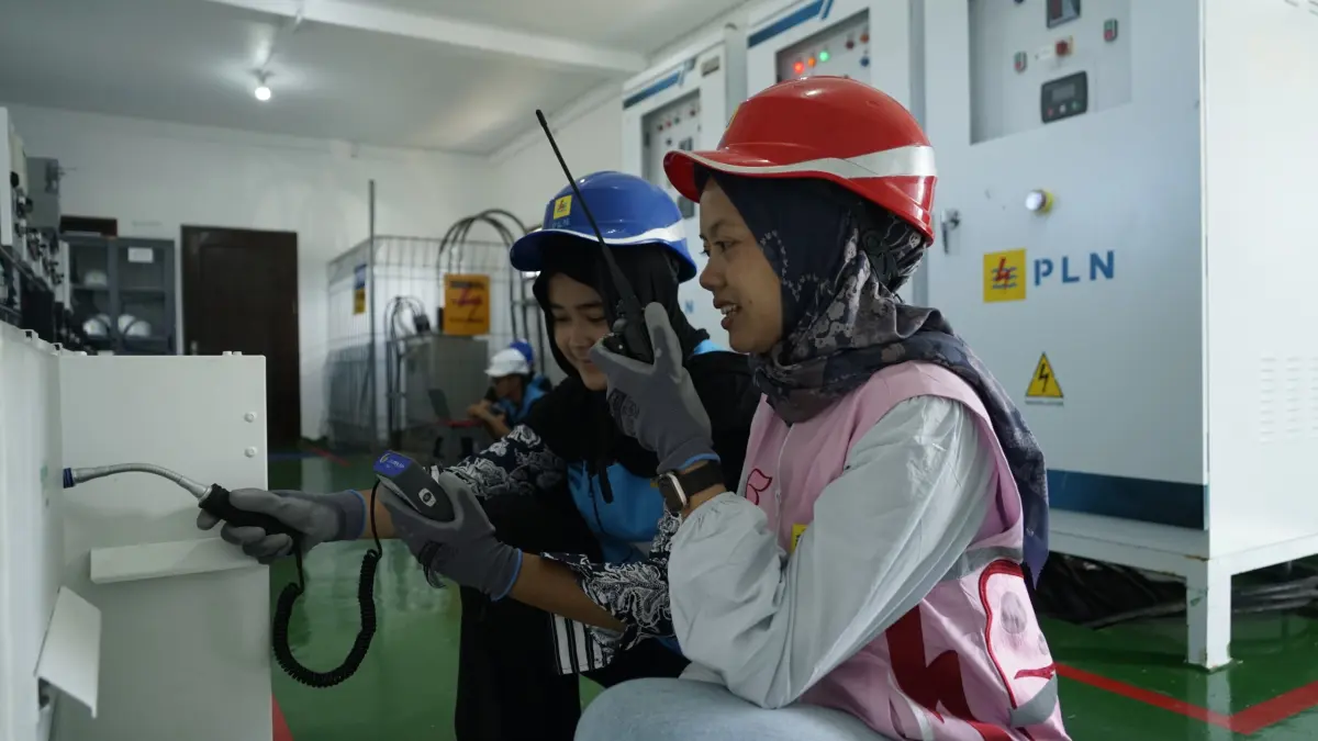 Srikandi PLN NTB berperan aktif dalam menyukseskan ajang GT World Challenge Asia 2026 di Sirkuit Mandalika.