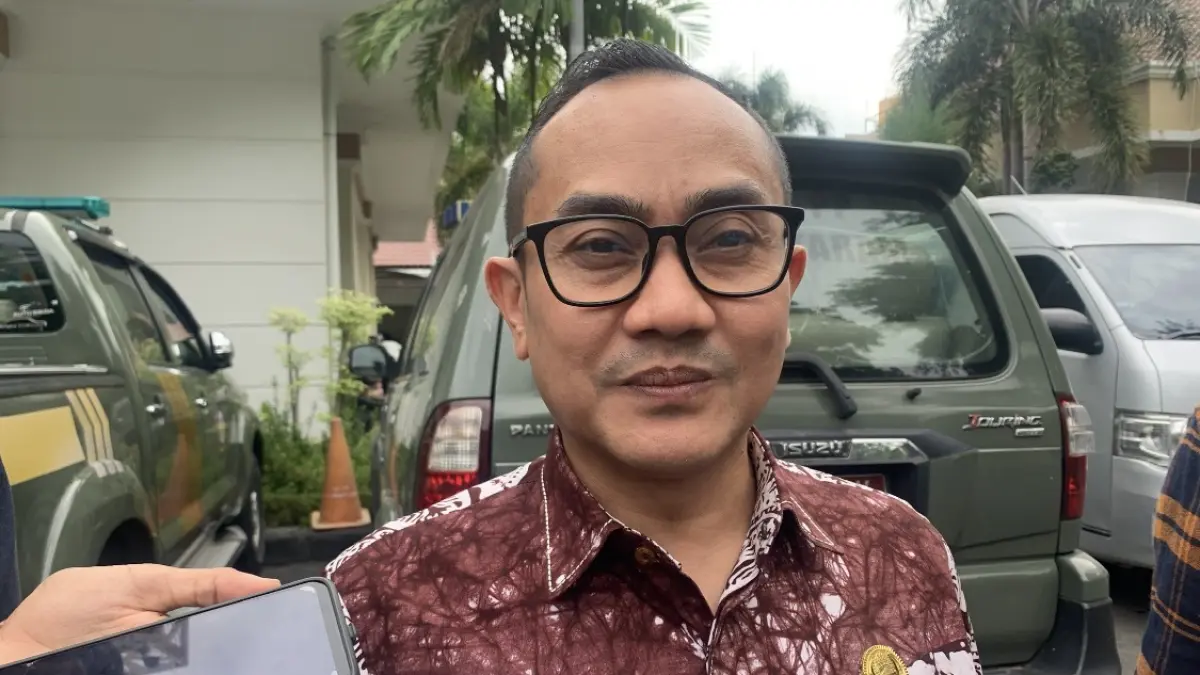 dr. Emirlad Isfihan