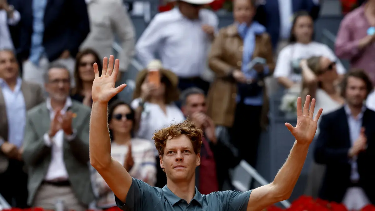 Jannik Sinner juara Madrid Open 2026 usai kalahkan Alexander Zverev dan cetak rekor lima gelar ATP Masters 1000 beruntun. (AFP)
