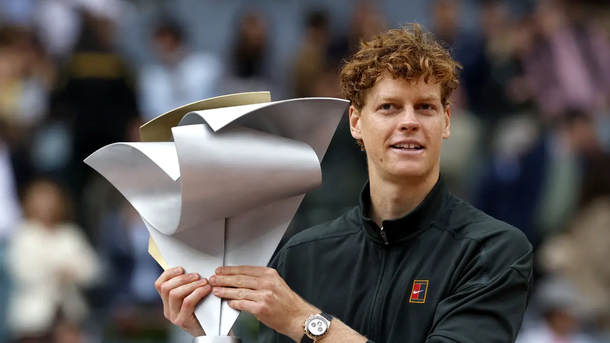 Jannik Sinner samai Carlos Alcaraz dengan 15 Big Titles usai juara Madrid Open 2026 dan raih Masters 1000 kesembilan. (AFP)