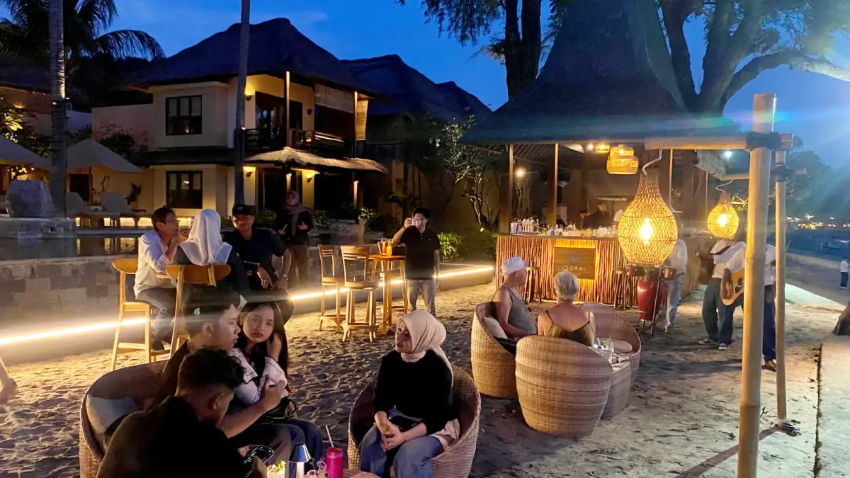MENGGELIAT: Kunjungan wisatawan ke Qunci Villas Senggigi meningkat dengan adanya event Rinjani 100 di Lombok Timur.
