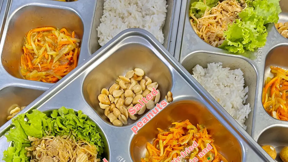 Menu yang disiapkan SPPG Karang Bongkot selalu menggugah selera ribuan pelajar penerima manfaat MBG.