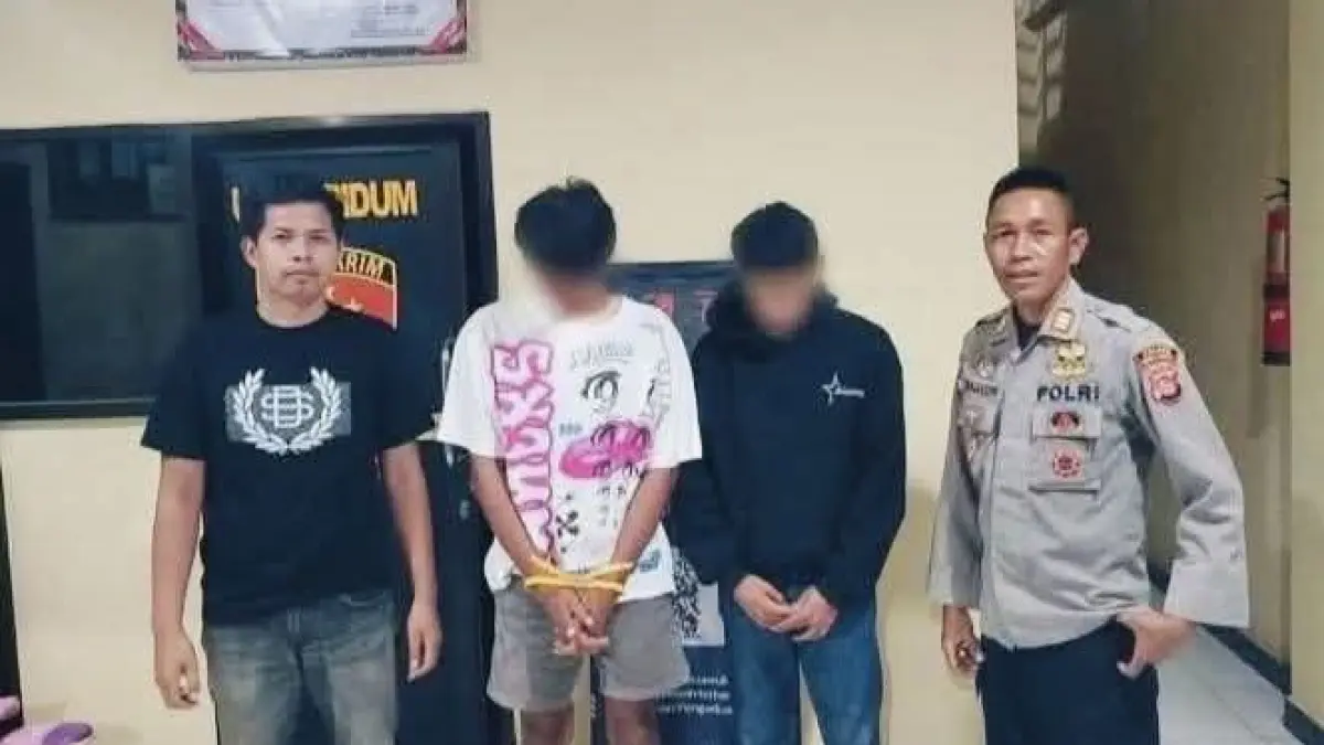 Pelaku HG dan IW diamankan di Polsek Sape sebelum diserahkan ke Polres Bima Kota, Sabtu (2/5).