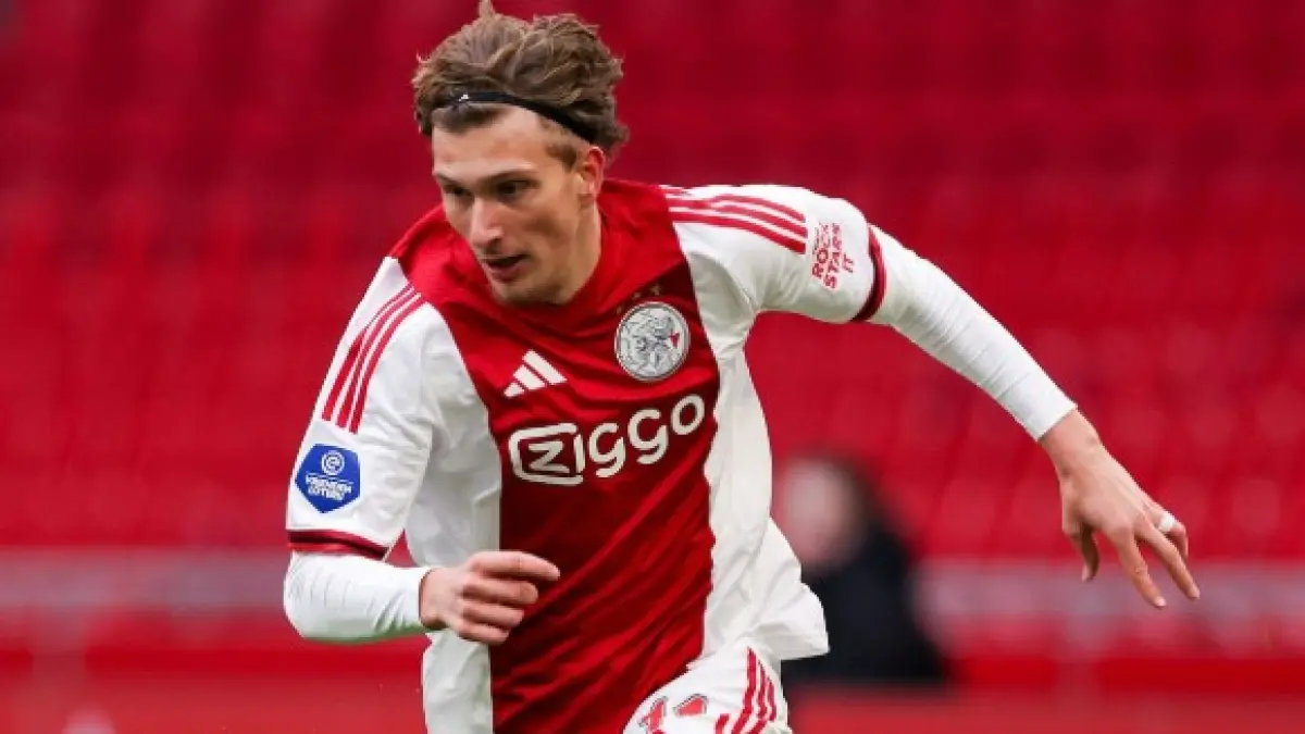 Pemain Ajax Amsterdam Mika Godts menjadi incaran Arsenal di bursa transfer nanti. (IST/LOMBOK POST)