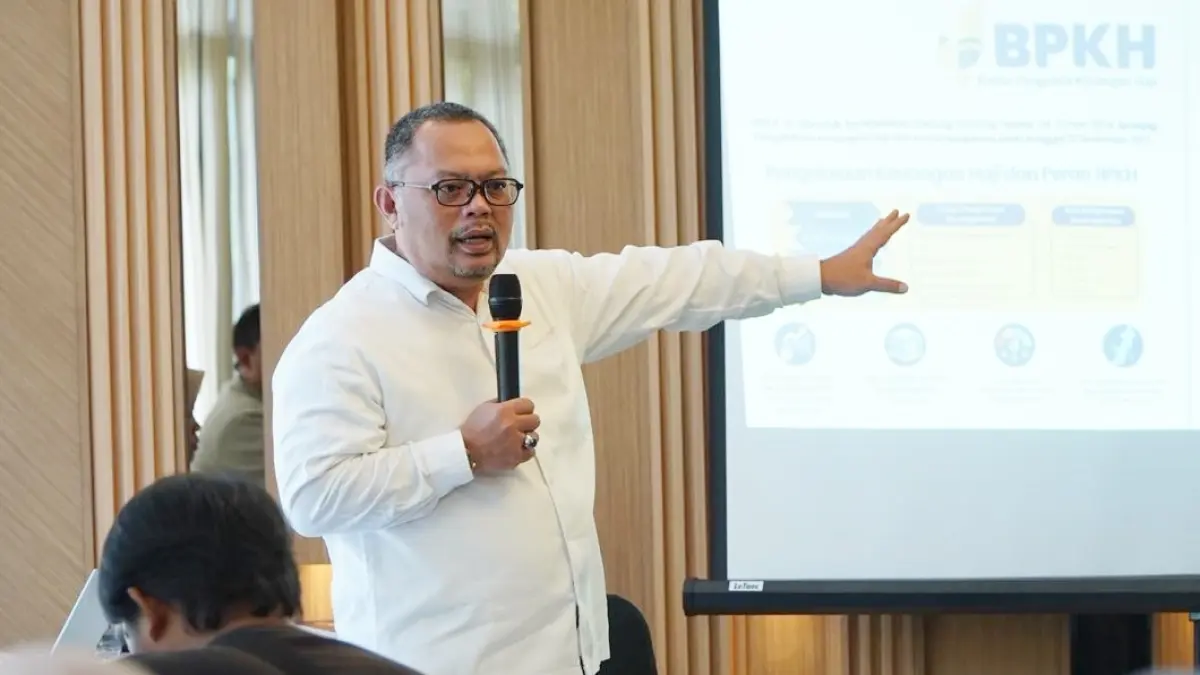 Anggota Badan Pelaksana BPKH Prof Arief Mufraini, saat memaparkan mengenai kinerja BPKH, dalam kegiatan BPKH Connect yang digelar di Mataram, Selasa (5/5). (IST/LOMBOK POST)