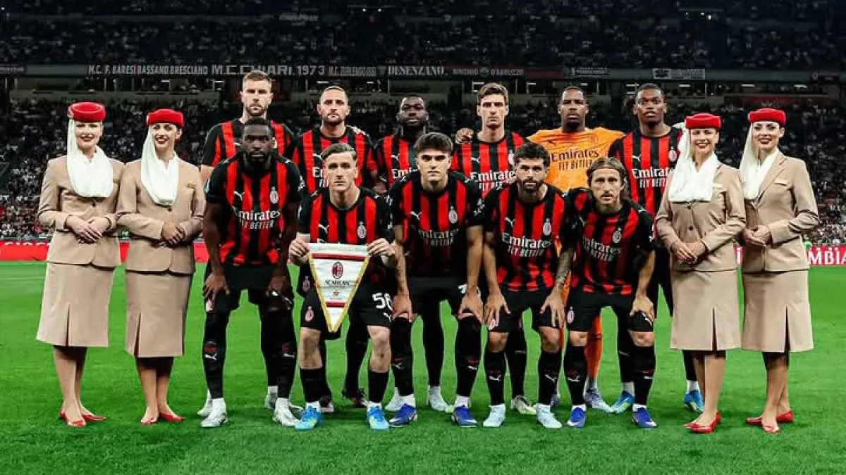 Skuad AC Milan yang harus berjuang di 3 laga sisa Serie A, guna mengunci jatah Liga Champions. (Istimewa) 