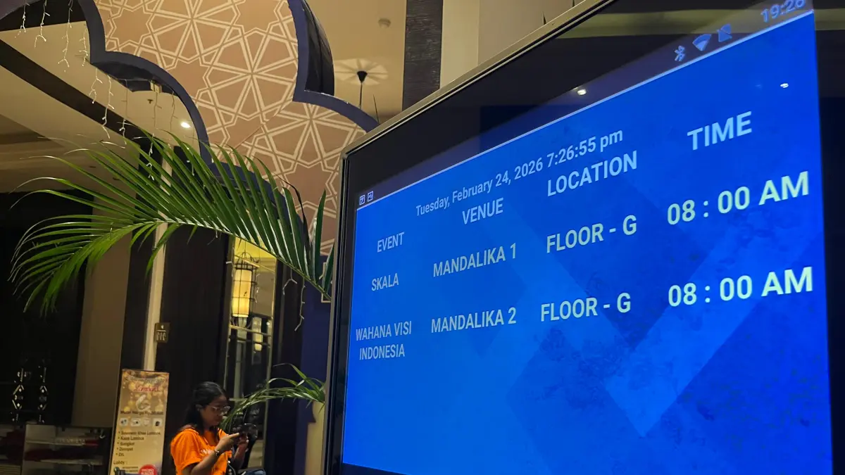 HUNIAN TERPURUK: Jadwal kegiatan MICE di salah satu hotel di Kota Mataram, Februari lalu. (Ferial/Lombok Post)