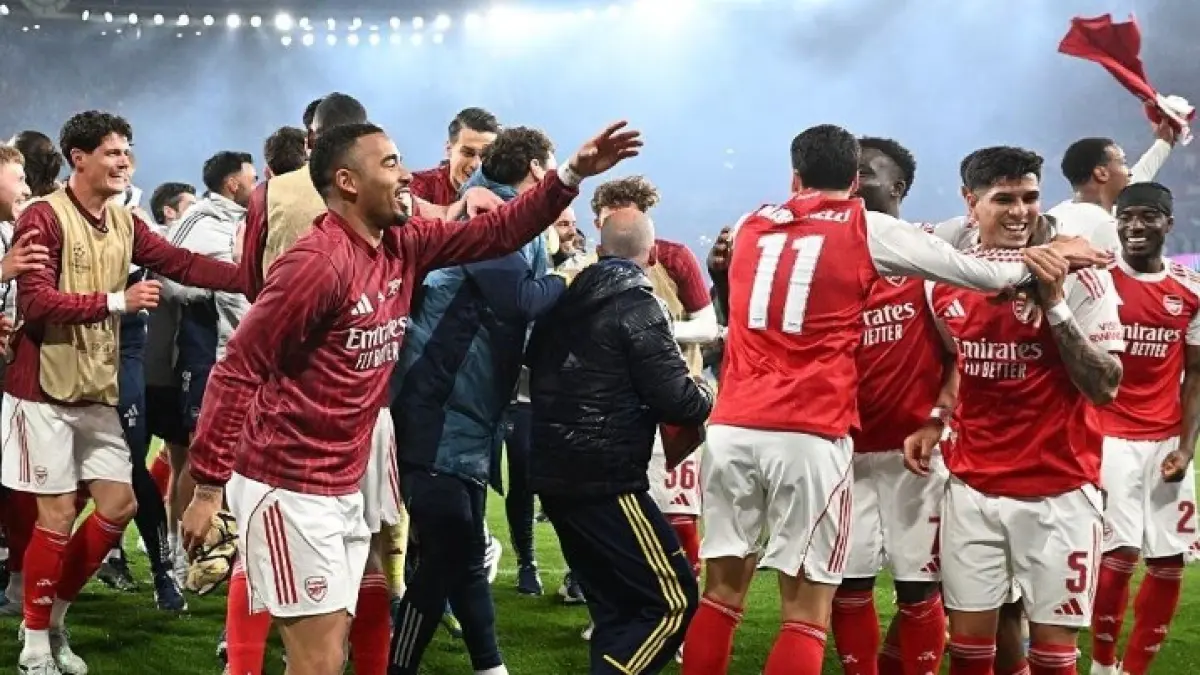 Skuad Arsenal merayakan kelolosan ke final Liga Champions setelah 20 tahun menanti. (ARSENAL.COM)