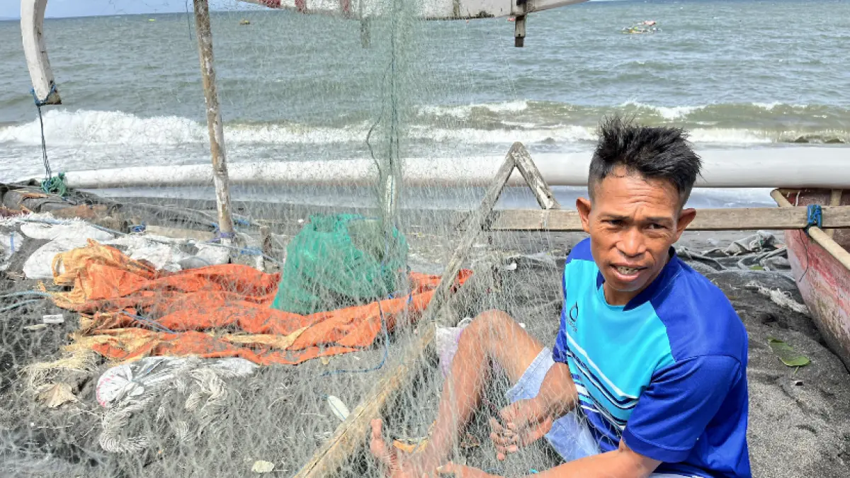 Nelayan pesisir pantai Bintaro