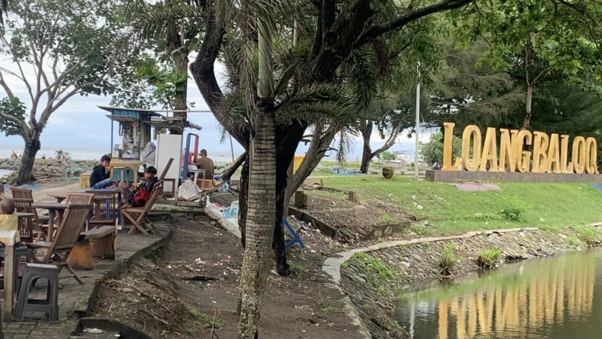 TEMPAT REKREASI: Danau buatan di taman hiburan rakyat Loang Baloq, beberapa waktu lalu. (CHIA / LOMBOK POST)