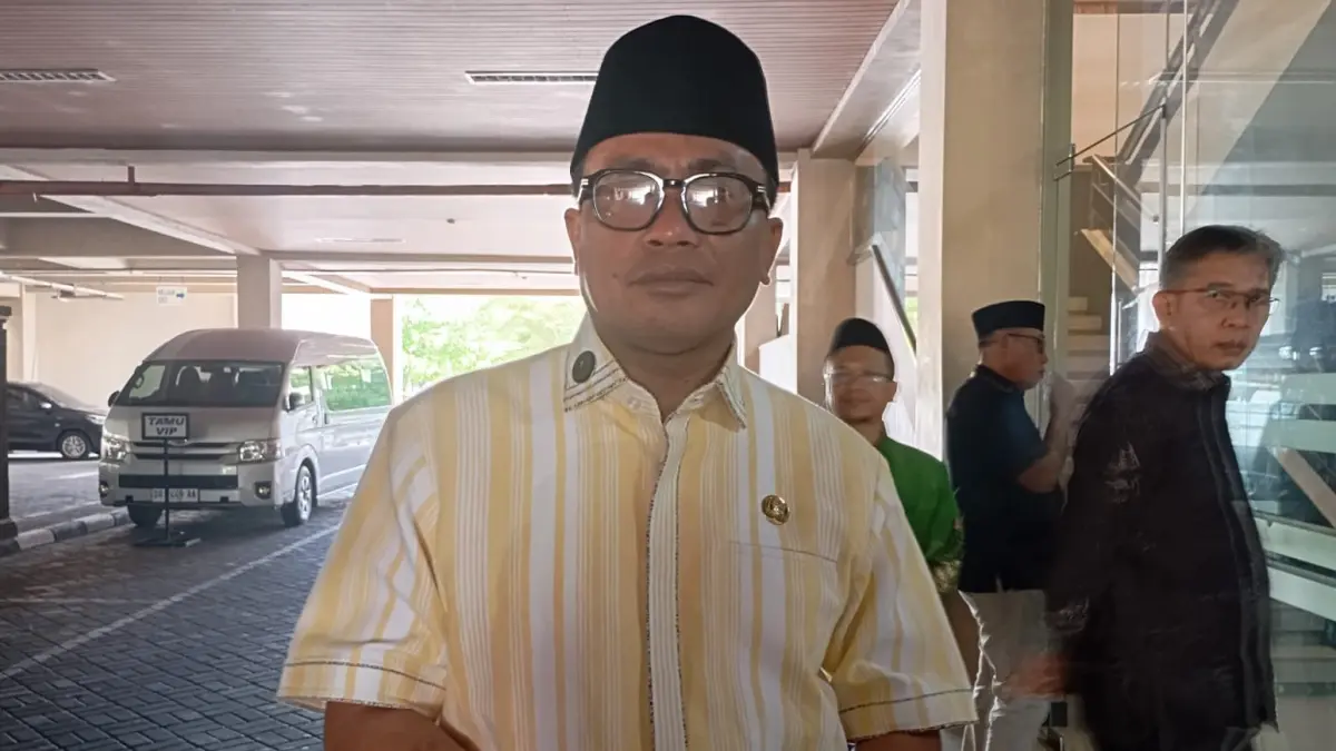 Kepala Kantor Wilayah Kementerian Agama NTB H Zamroni Aziz

