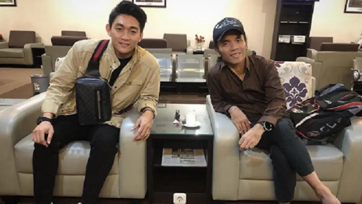 Bagi Ifan Seventeen, pertemuan dengan Kaka Slank bukanlah hal biasa. Sebab, vokalis Seventeen itu mengaku sudah mengidolakan Kaka Slank sejak masih duduk di bangku SMP.