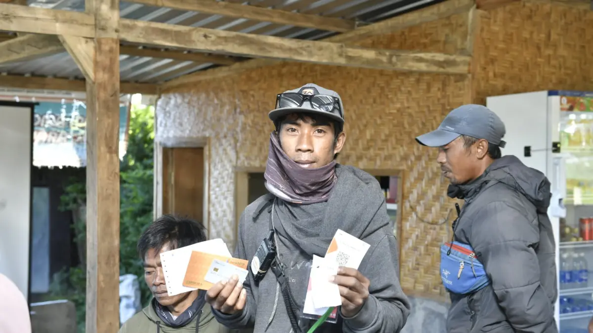 QRIS TNGR: Kini lebih dimudahkan dengan adanya QRIS di TNGR. Puluhan ojek wisata bisa gunakan QRIS.