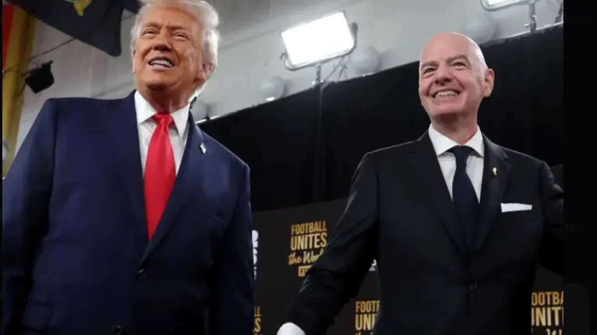 Donald Trump mengkritik mahalnya harga tiket final Piala Dunia 2026 yang disebut mencapai hingga US$32.970 atau sekitar Rp544 juta. Pernyataannya viral dan memicu perdebatan soal akses fans ke stadion.

