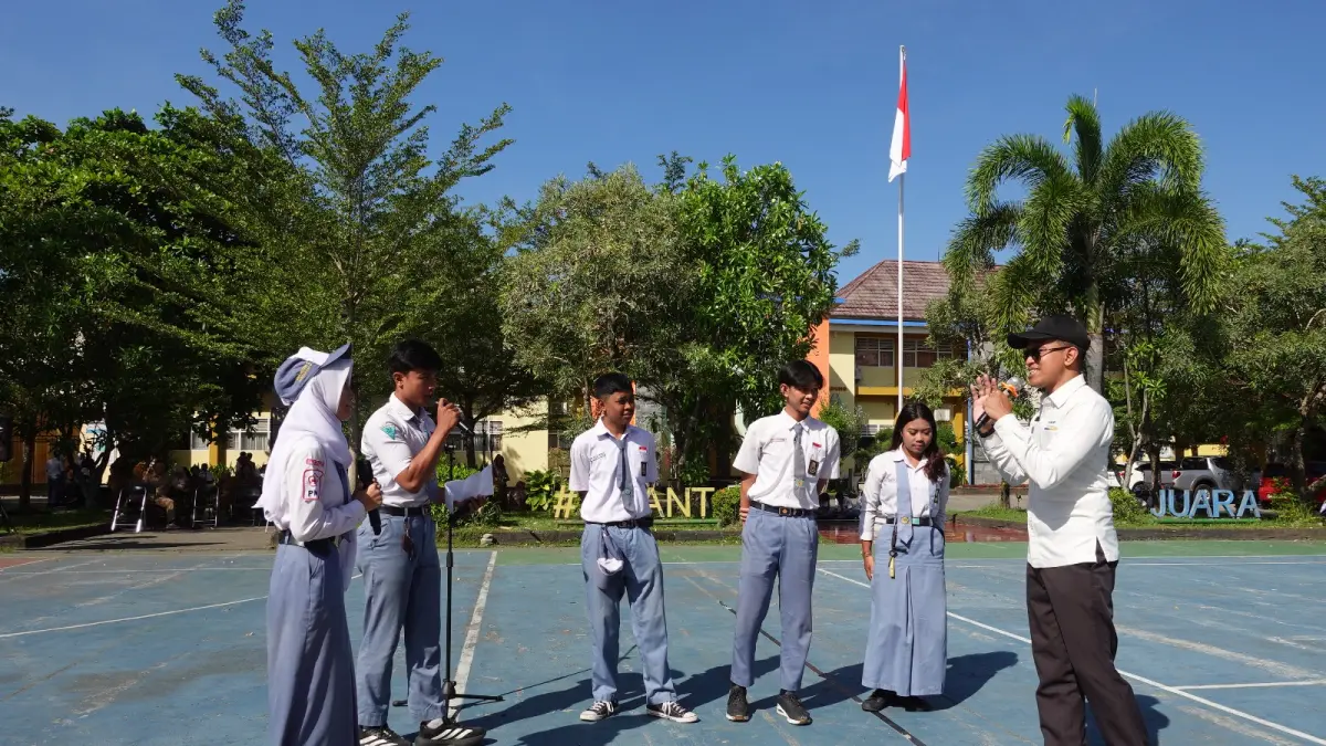 Kegiatan Tax Goes To School di SMAN 3 Mataram.
