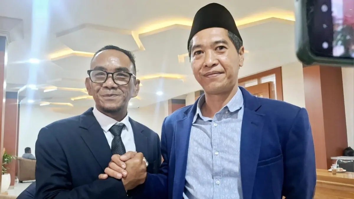 Raden Rahadian Soedjono (kanan) dan Syamsul Fikri (kiri) siap maju sebagai calon ketua DPD Demokrat NTB. Meski demikian, mereka menerima jika ada tokoh baru yang muncul dan didukung DPP.