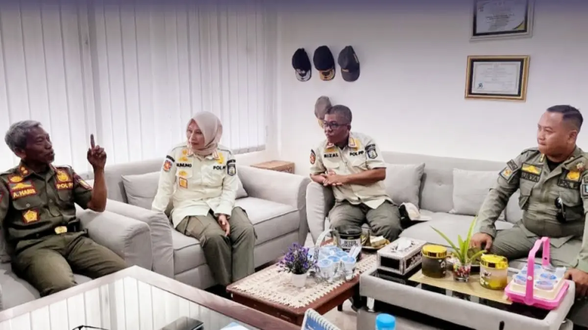 Kasat Pol PP Provinsi NTB, Dra. Nunung Triningsih, M.M., melakukan kunjungan kerja strategis ke Kantor Satpol PP Kabupaten Sumbawa pada Selasa (12/5/2026).