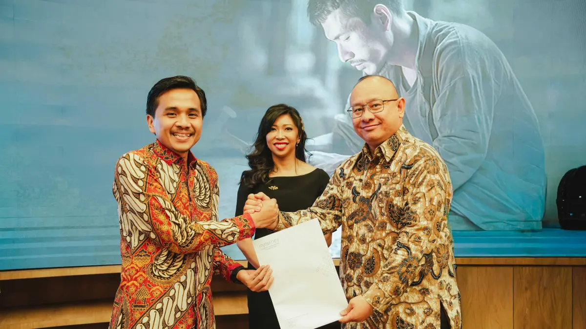 Putra daerah asal Nusa Tenggara Barat (NTB), Sabolah Alkalamby (kiri) sebagai Komisaris PT Mandalika Grand Prix Association (MGPA)