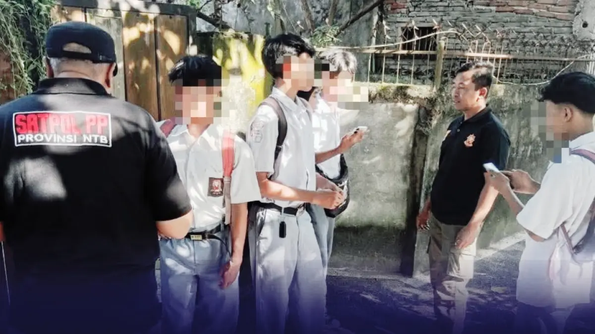Satpol PP Provinsi NTB menggelar patroli wilayah di kawasan Babakan, Kota Mataram, pada Selasa (12/5/2026) pagi.