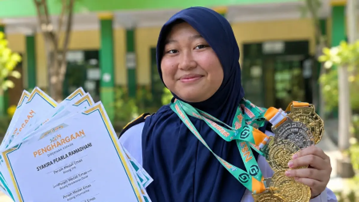 Siswi SMPN 2 Mataram Syakira Pearla Ramadhani