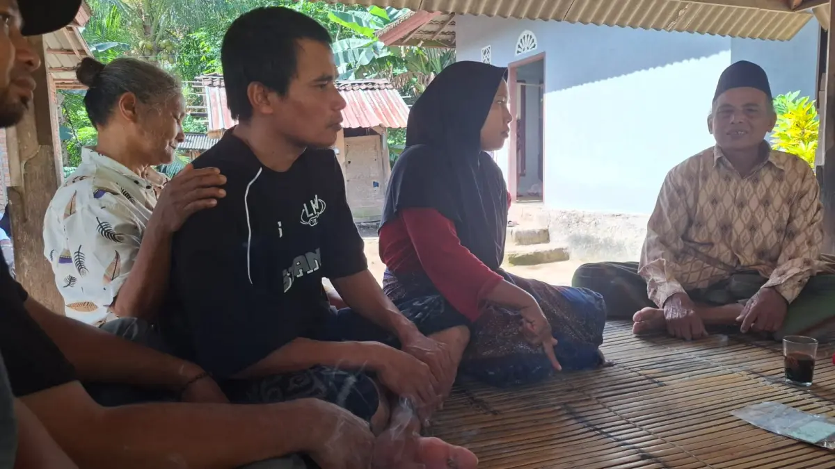 Kepulangan Ihsan, umur 35 tahun, yang akrab disapa Esan, ke kampung halamannya di Desa Kabul, Lombok Tengah menjadi momen penuh haru dan syukur bagi keluarga besarnya. 
