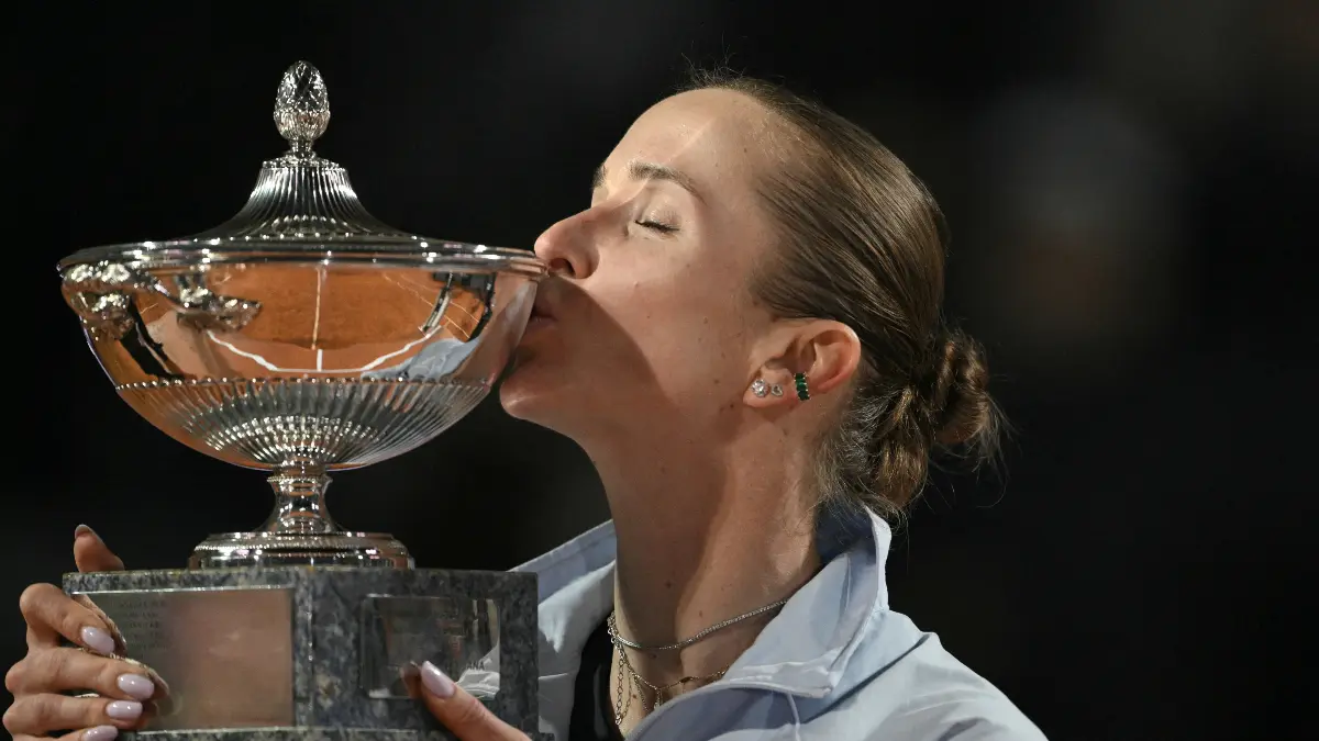 Elina Svitolina juara Roma 2026 usai kalahkan Coco Gauff. Raih gelar WTA ke-20 dan cetak sejarah untuk Ukraina. (AFP)