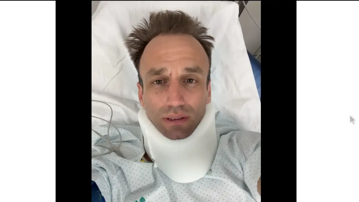 Johann Zarco mengalami cedera ligamen lutut dan retak fibula usai crash di MotoGP Catalunya 2026. Kondisinya stabil. (Tangkapan layar Instagram Johann Zarco)