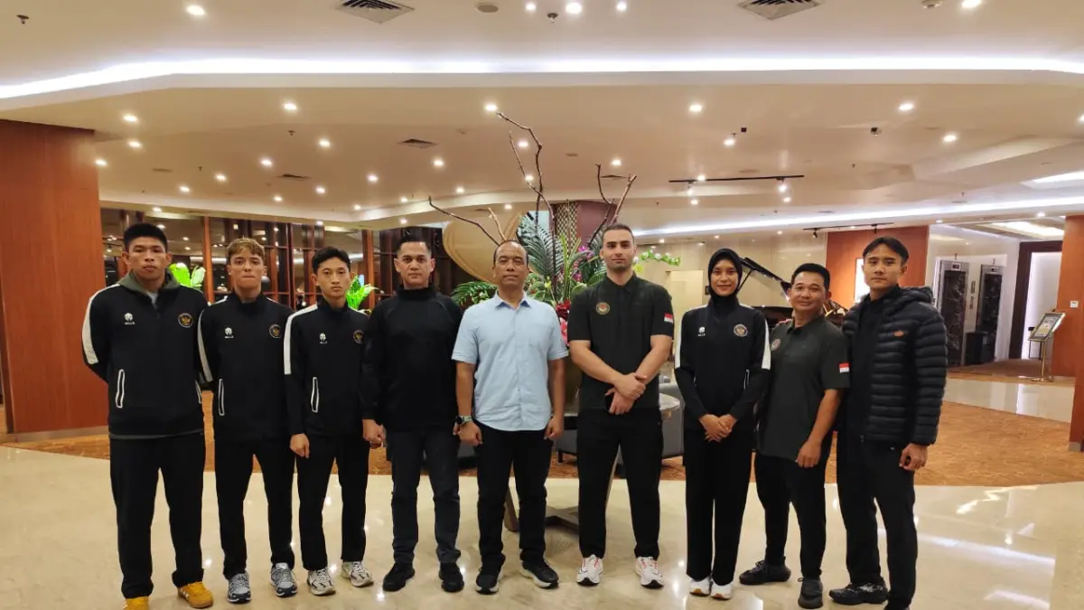 Atlet taekwondo Mataram Danny Ali Stewart (dua dari kiri) bersama tim taekwondo Indonesia bertolak ke Mongolia untuk menjalani kualifikasi Asian Games. (IST/LOMBOK POST)