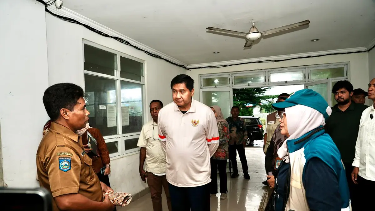 CEK RUSUN ASN: Menteri PKP Maruarar Sirait saat meninjau Rusun ASN di Lombok Barat, Selasa (19/5).