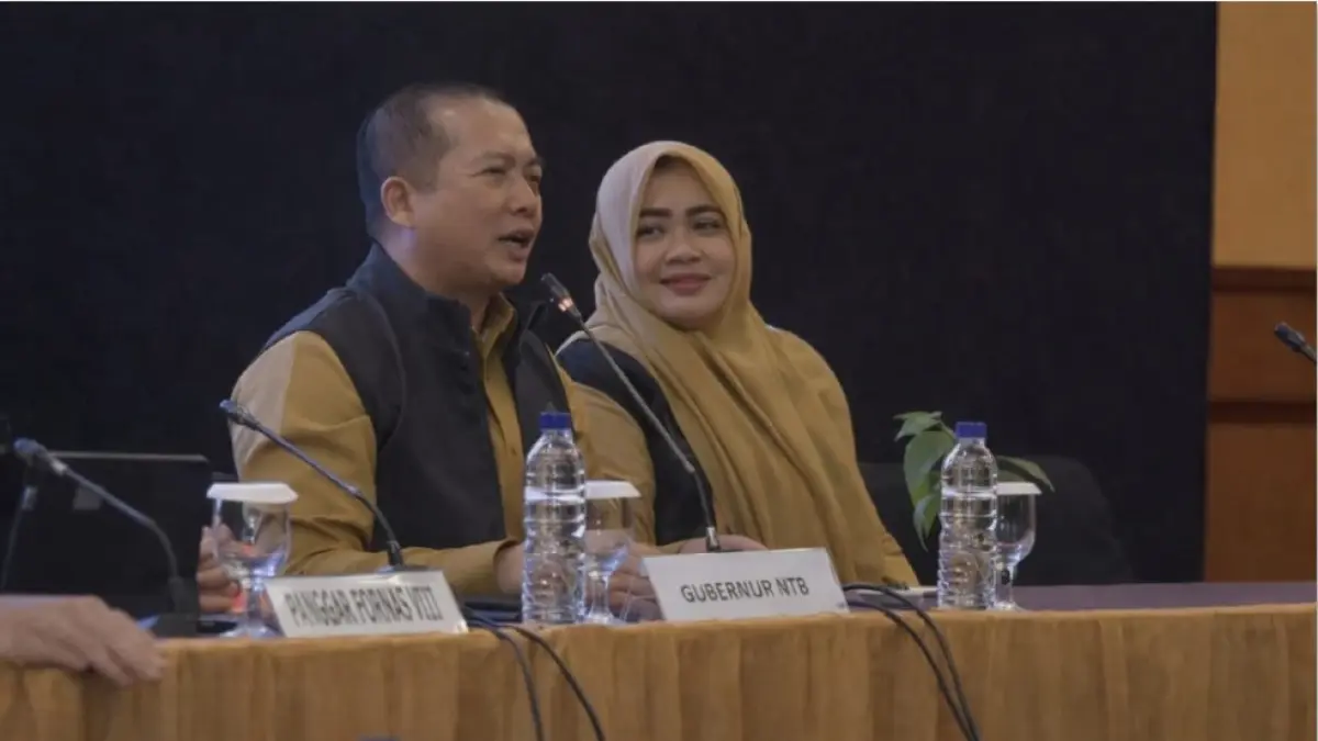 PENDIDIKAN: Gubernur NTB Lalu Muhamad Iqbal bersama Wagub Indah Dhamayanti Putri akan melakukan sejumlah langkah strategis untuk membenahi akar masalah pendidikan. (DISKOMINFOTIK NTB/LOMBOK POST)