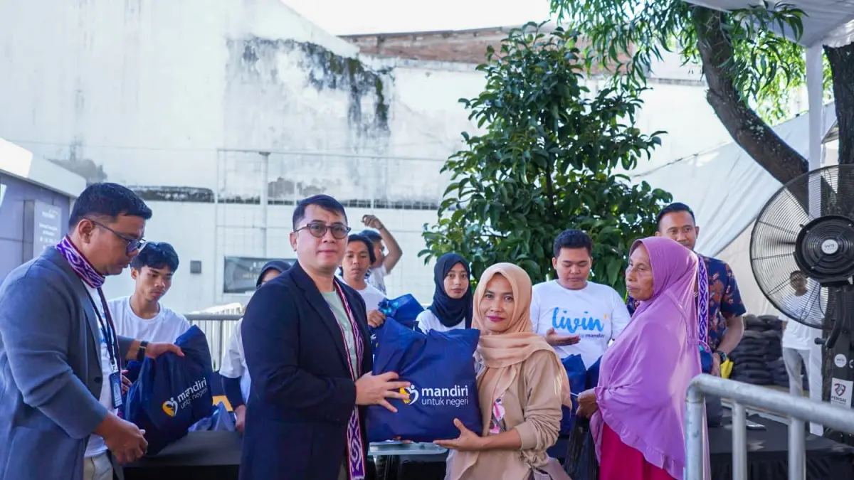 Bank Mandiri kembali menegaskan komitmennya untuk hadir dan memberikan manfaat nyata bagi masyarakat melalui aksi sosial Mandiri Berbagi Sembako.