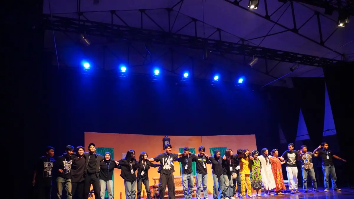 Sanggar Teater Songo SMA Negeri 9 Mataram sukses menunjukkan kualitasnya dalam ajang bergengsi Pekan Teater Pelajar tingkat SMA/SMK/MA sederajat se-NTB.