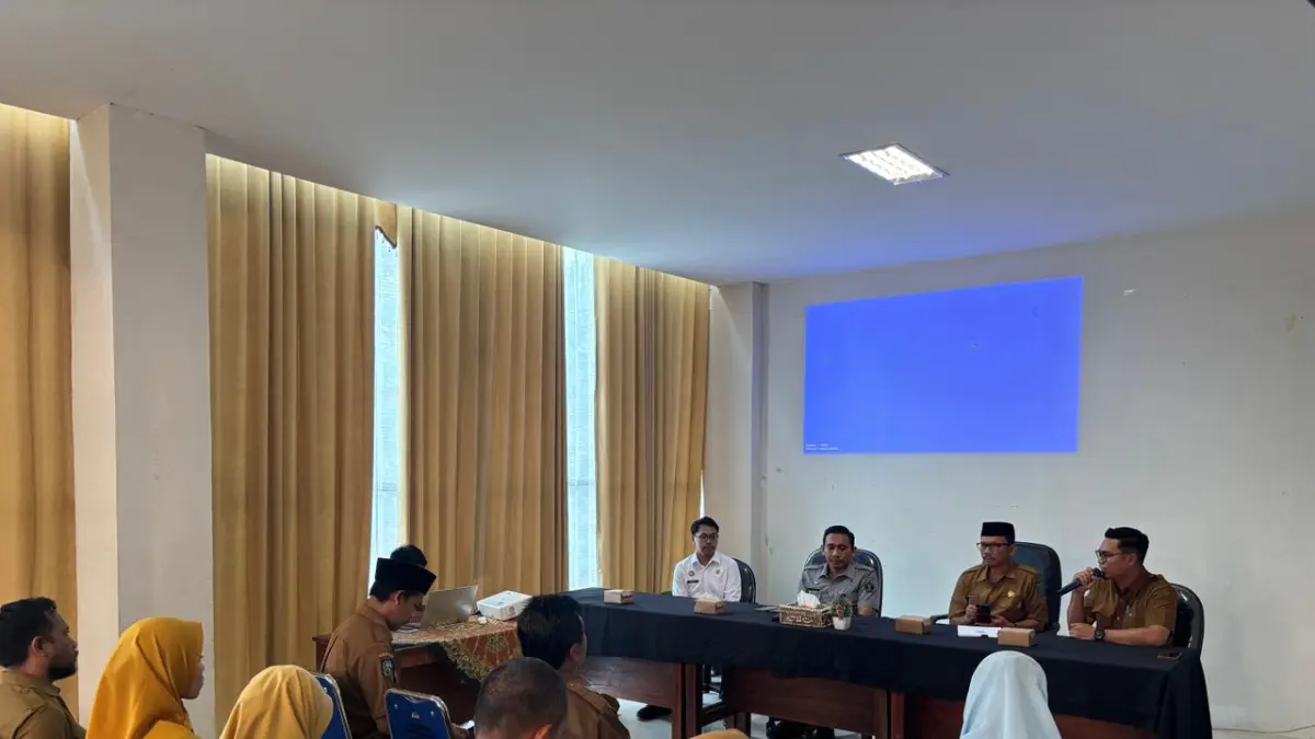 Tim Kanwil Kemenkum NTB bersama pemerintah daerah dan perajin membahas penyusunan dokumen Indikasi Geografis Tenun Muna Pa’a Dompu guna memperkuat perlindungan hukum dan meningkatkan nilai ekonomi tenun khas Dompu.