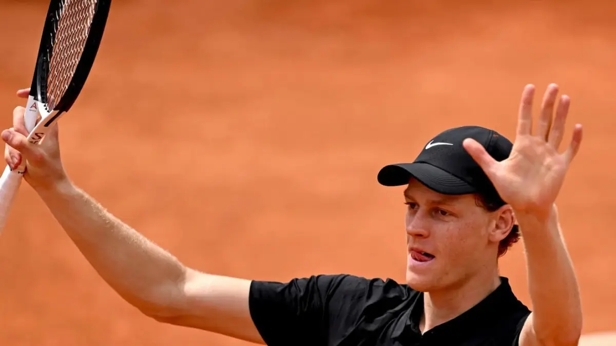 Jannik Sinner mencatat 29 kemenangan beruntun jelang Roland Garros 2026 dan memburu rekor Djokovic di ATP Tour.