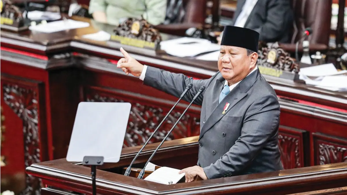 Presiden Prabowo Subianto secara blak-blakan menyentil masih adanya oknum aparat keamanan yang nekat menjadi pelindung atau beking para pelaku korupsi. Pernyataan menohok itu disampaikan dalam Sidang Paripurna ke-19 DPR di Gedung Nusantara, Rabu (20/5).
