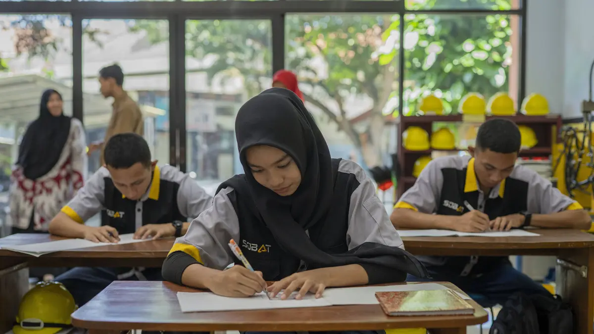 AMMAN kembali membuka pendaftaran Program Beasiswa Pendidikan Vokasi SMK Unggulan AMMAN tahun 2026.