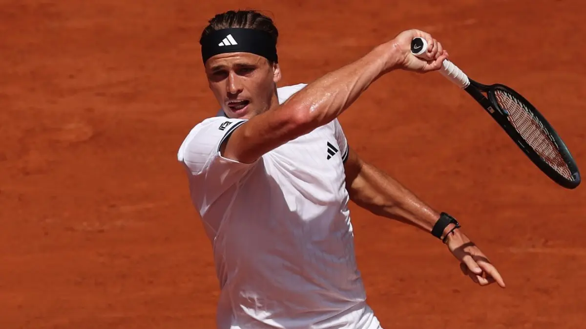 Alexander Zverev tampil dominan di Roland Garros 2026 usai mengalahkan Benjamin Bonzi tiga set langsung di babak pertama. (Instagram US Open)