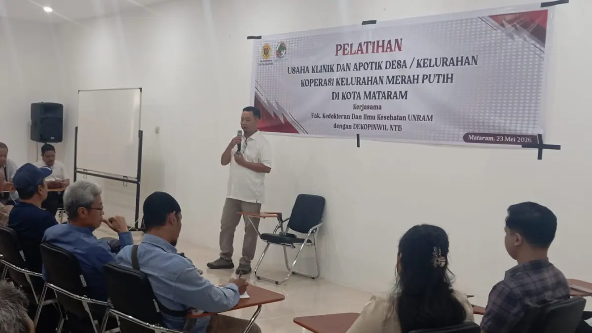 Salah satu pemateri pelatihan Singkat Pengelolaan Usaha Klinik dan Apotek Desa/Kelurahan yang berlangsung di Gedung Pusat Layanan Terpadu (PLUT) KUMKM NTB di Mataram ini diinisiasi oleh Dewan Koperasi Indonesia Wilayah (DEKOPINWIL) NTB pada Sabtu (23/5).