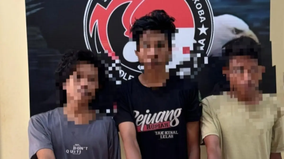 HASIL OPERASI: Tiga pelaku jaringan peredaran sabu di Kecamatan Bayan berhasil diamankan polisi.