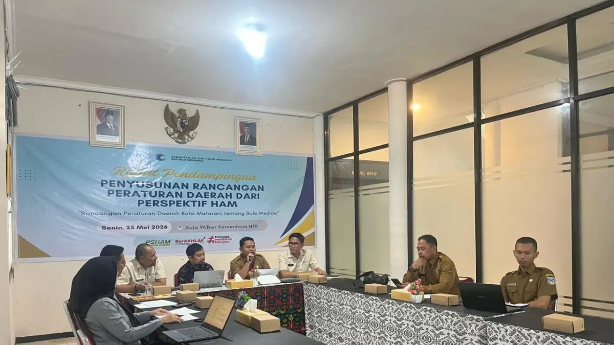 Rapat pendampingan penyusunan Raperda Bale Mediasi Kota Mataram yang dihadiri Kantor Wilayah Kementerian Hukum Nusa Tenggara Barat bersama akademisi dan pemerintah daerah guna memperkuat akses keadilan masyarakat melalui regulasi mediasi berbasis HAM.