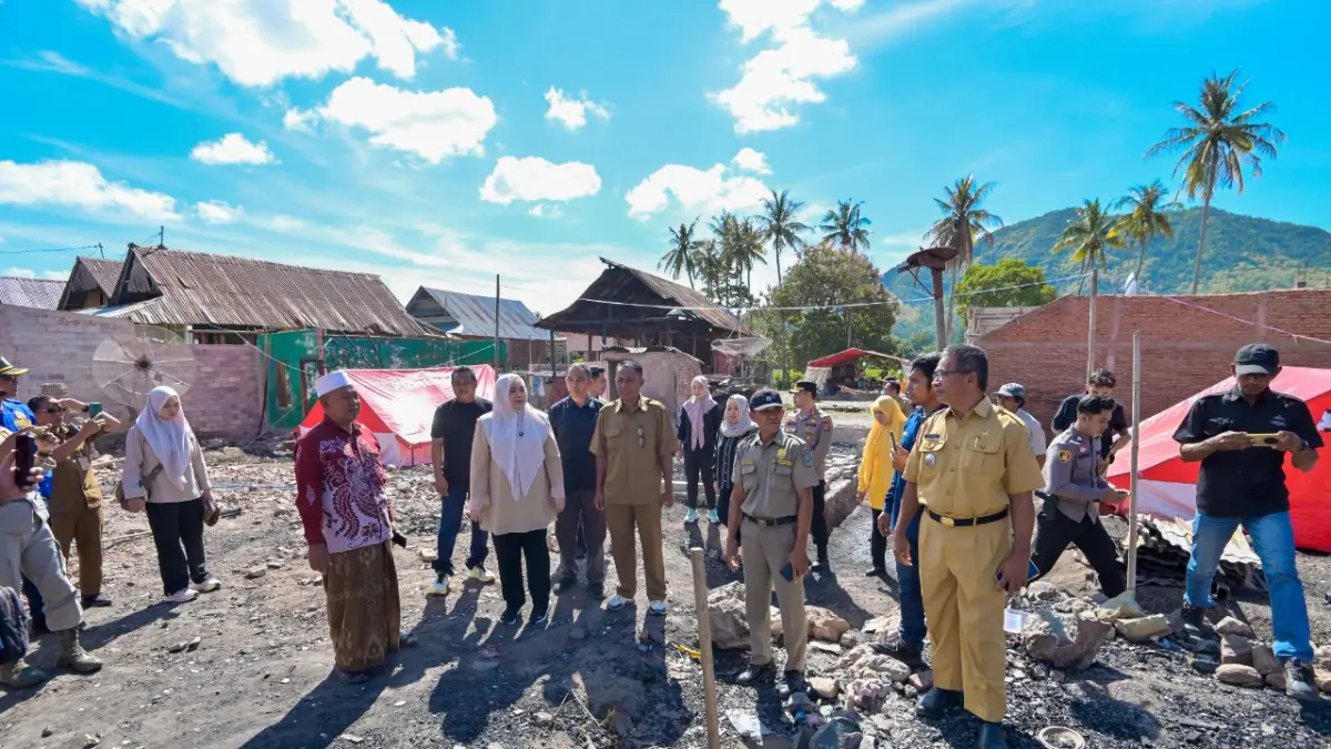 Kehadiran Wagub Umi Dinda di tengah puing-puing sisa kebakaran hebat membawa titik terang dan semangat baru bagi warga yang sedang berduka.