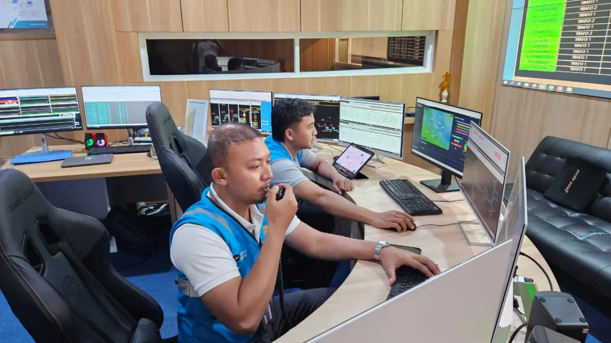 Personel PLN bersiaga untuk memastikan keandalan pasokan listrik di momen Idul Adha 2026.
