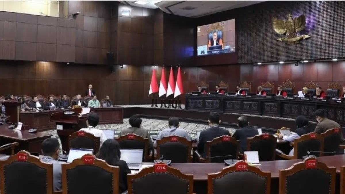 SIDANG: Suasana sidang pengucapan putusan pengujian materiil Undang-Undang Nomor 7 Tahun 2023 tentang Pemilu di Ruang Sidang MK, Senin (25/5). (HUMAS MK)
