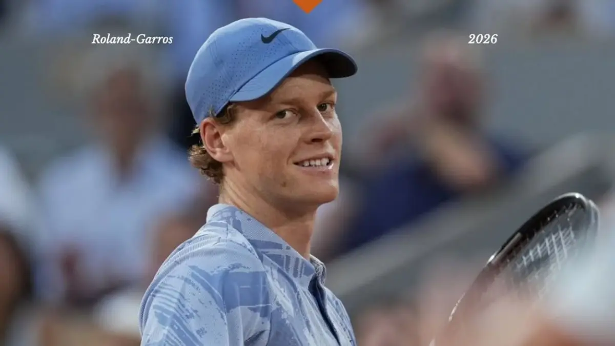 Jannik Sinner membuka Roland Garros 2026 dengan kemenangan dominan dan memperpanjang rekor menang beruntun jadi 30 laga. (Instagram Roland Garros)