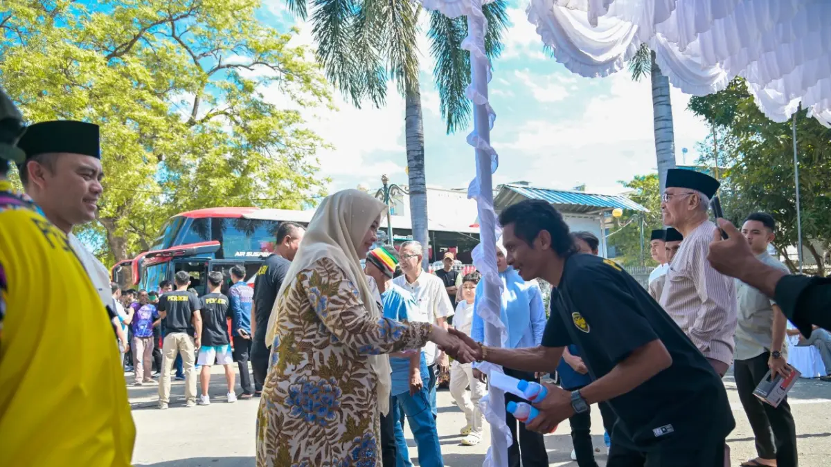 Umi Dinda juga menitipkan pesan penting agar seluruh elemen Tim Persebi senantiasa menjaga sportivitas, profesionalisme, serta nama baik daerah di kancah nasional.