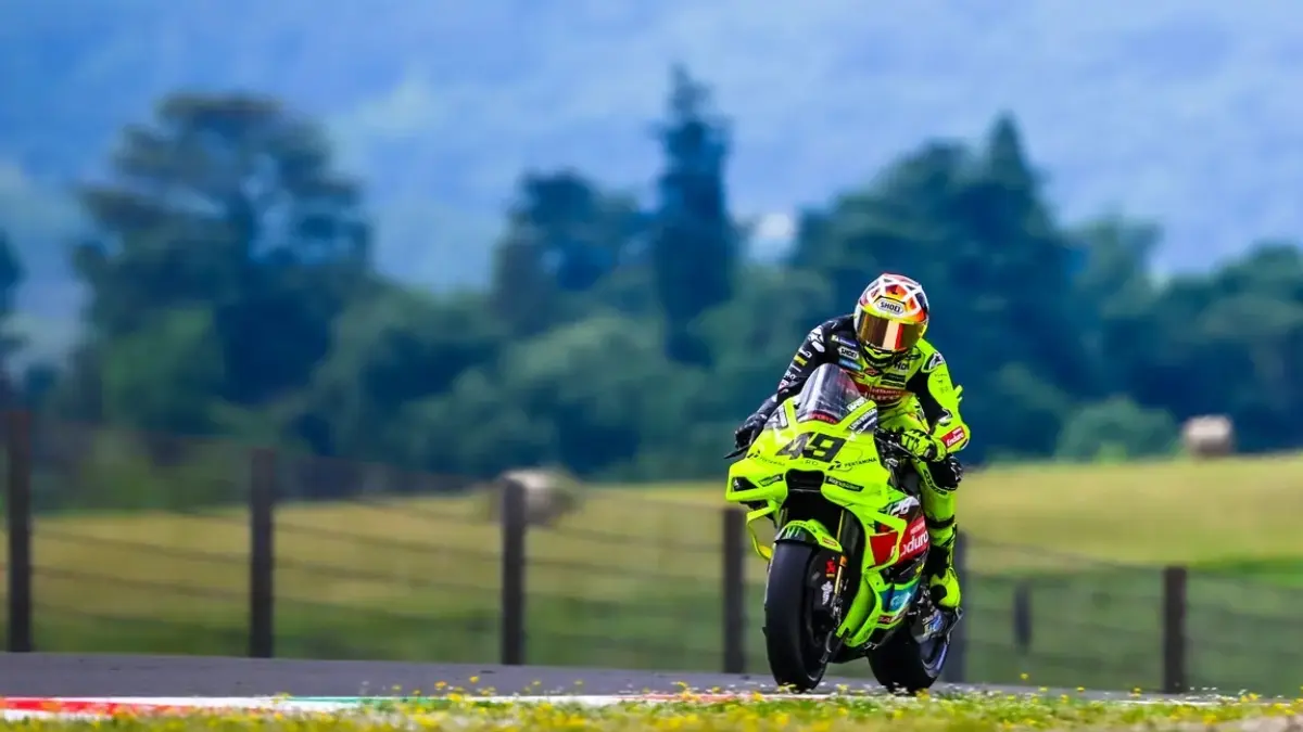 Fabio Di Giannantonio tercepat di Practice MotoGP Italia 2026 di Mugello. Pedro Acosta gagal lolos otomatis ke Q2. (motogp.com)