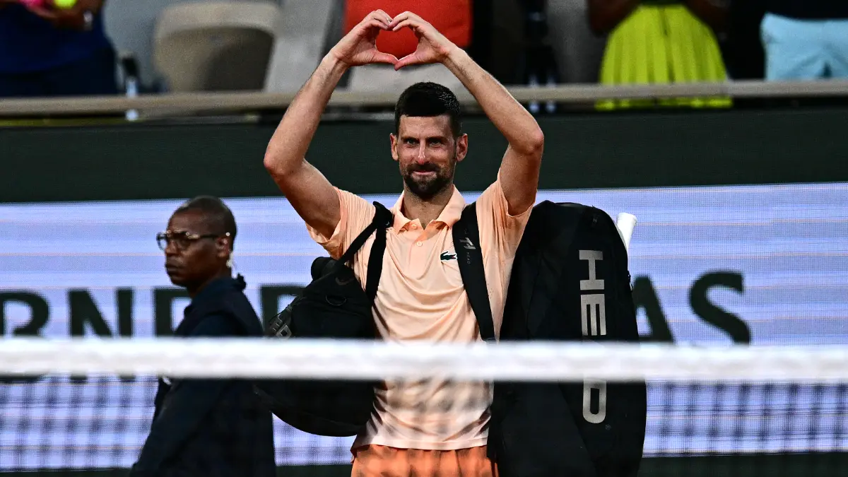 Roland Garros 2026 mencetak sejarah setelah Novak Djokovic dan Jannik Sinner tersingkir. Tak ada juara Grand Slam tersisa di babak 16 besar. (AFP Photo)