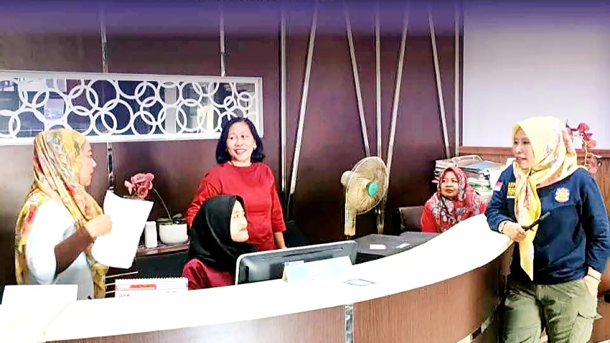 Satpol PP NTB melakukan pemantauan kebijakan WFH bagi ASN di sejumlah Organisasi Perangkat Daerah (OPD) pada Jumat (29/5/20).