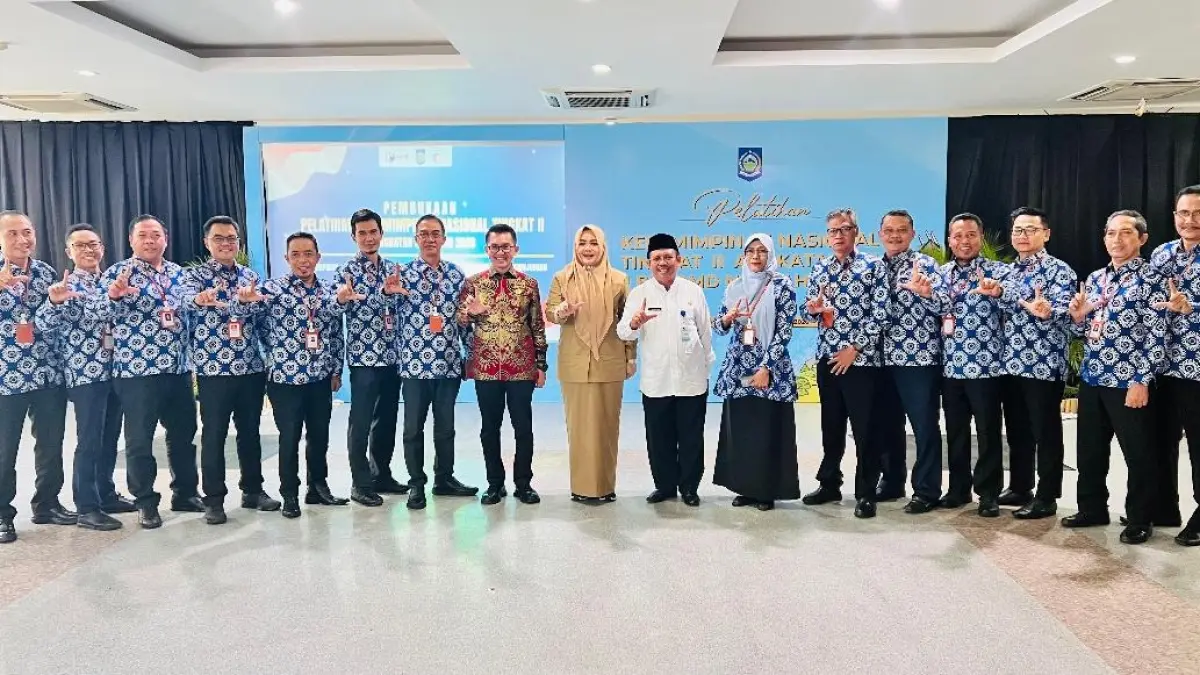 IKUTI DIKLAT: Sebanyak 14 pejabat eselon II Pemkab Lobar mengikuti PKN tingkat Provinsi NTB.
